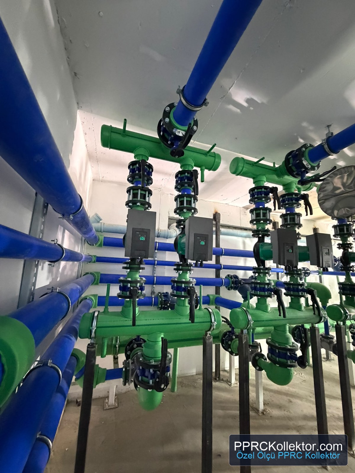 Aquatherm PP-R borular kullanılarak üretilen özel ölçü PPRC kollektör